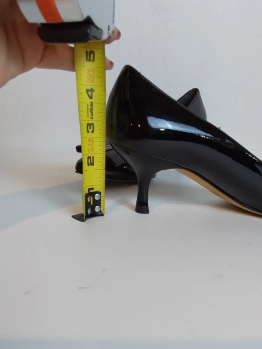 Stuart Weitzman| Black Patent Pointed Heels with Gray Bow Accent Toe Sz. 7